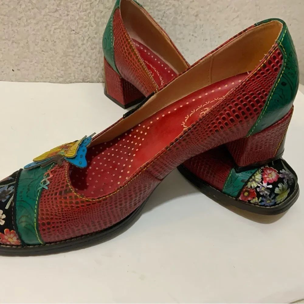 Obiono Womens Sz 10/41 Unique Handpainted Leather Square Heel Butterfly Shoes — image 4 of 8